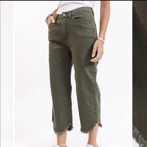 Curve Denim in Black - Picture 2 of 5